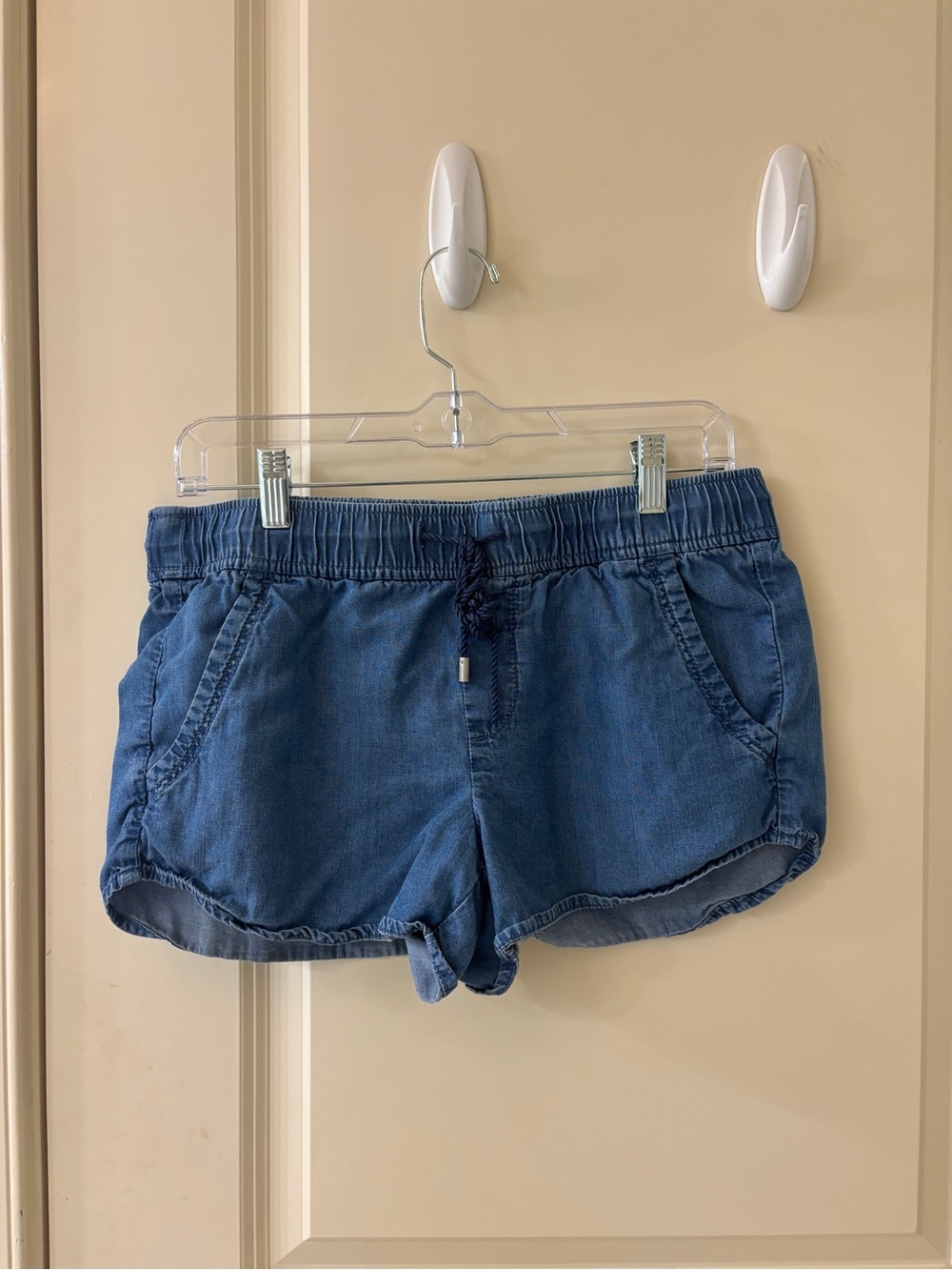 LOFT Chambray Pull-On Shorts – Size Small